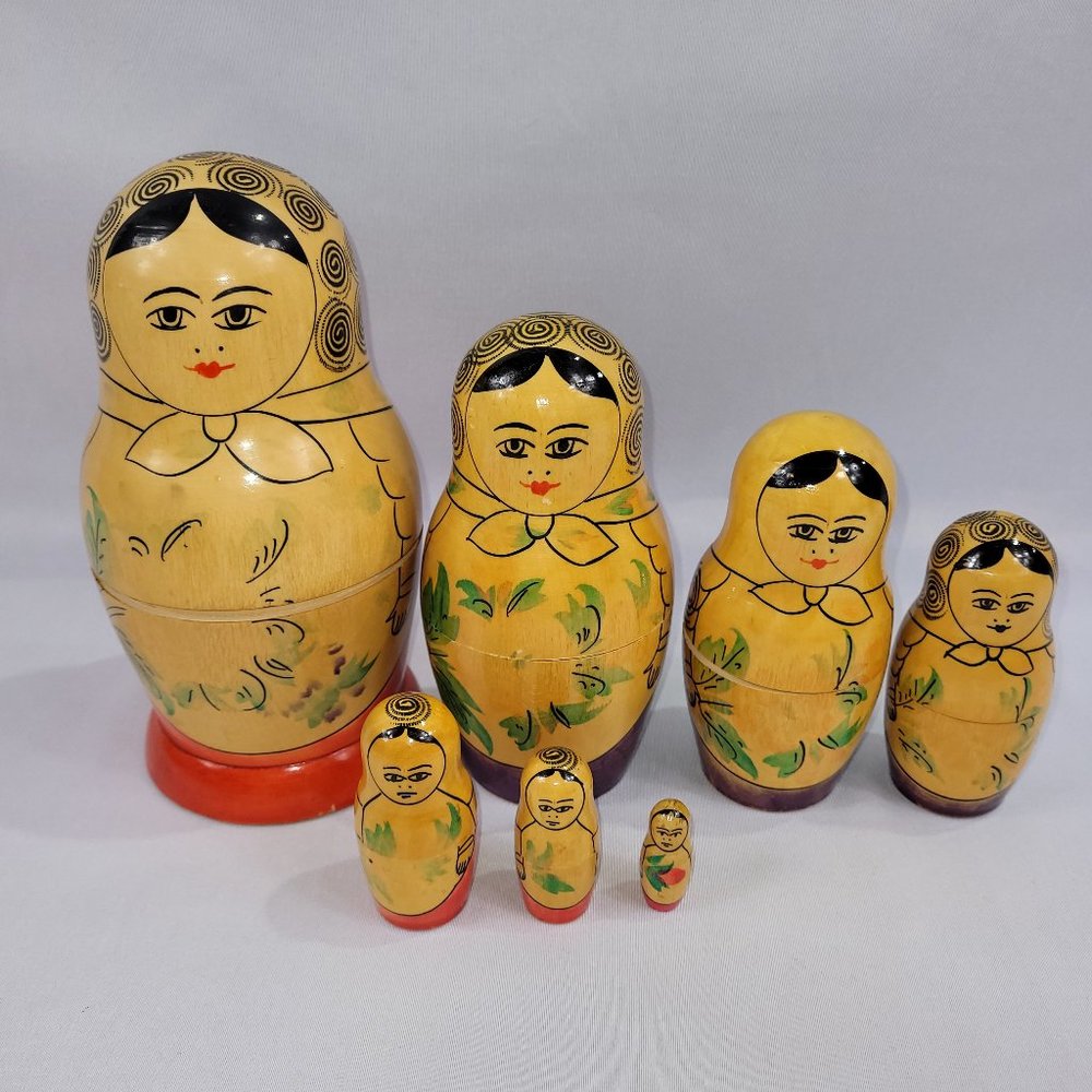 USSR Russia 7.5" Nesting Doll Wood Set 7 Figures Wooden Russian Ukrainian Figure